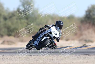 media/Nov-02-2025-CVMA (Sun) [[337aff29ab]]/Race 8-Formula Lightweight Twins Shootout/